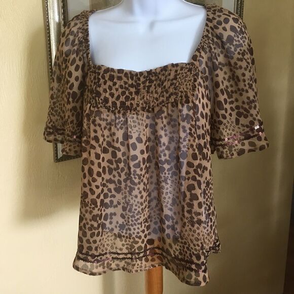 Adorable Leopard print top - Medium - Picture 1 of 3
